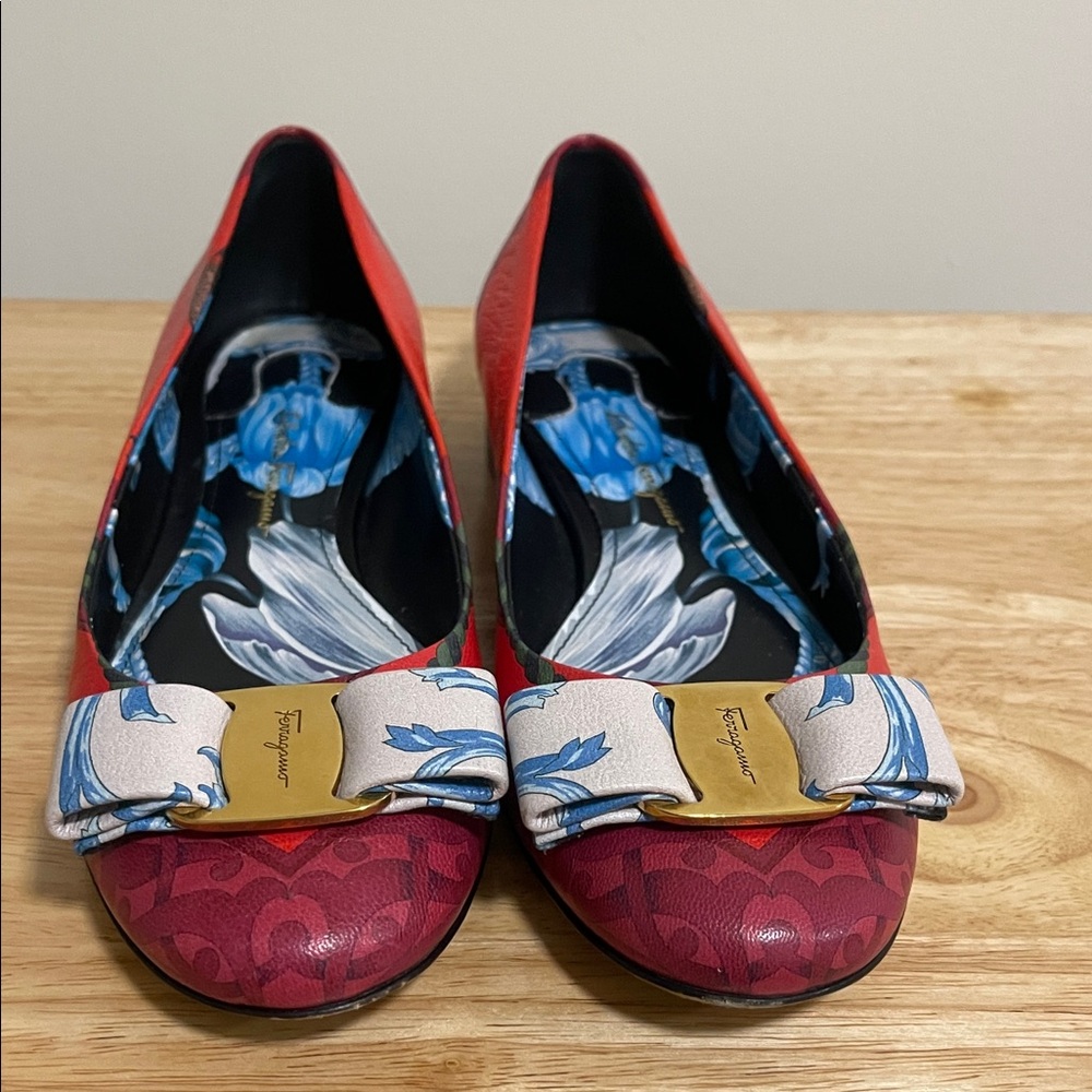 Salvatore Ferragamo Varina Fantasy Flats 6B